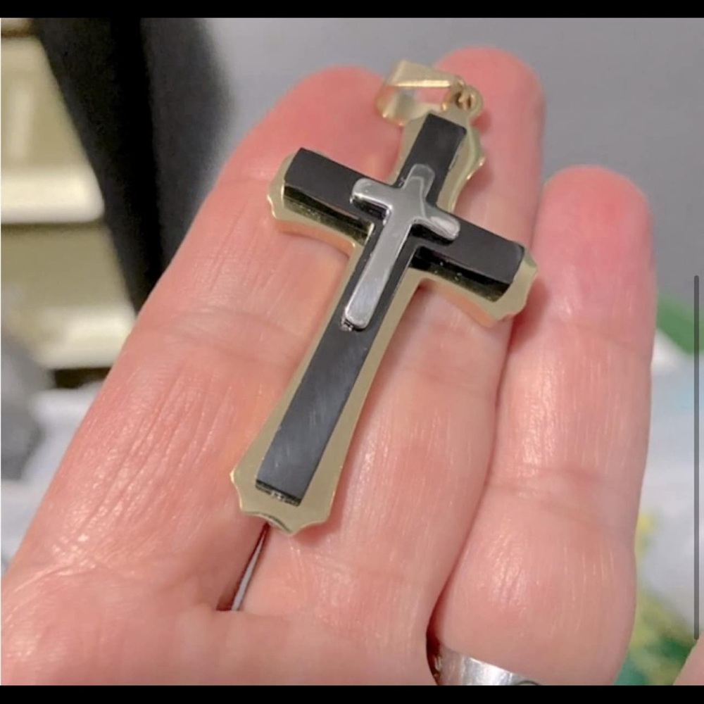 Large Cross With Rolo Chain - Picture 2 of 4